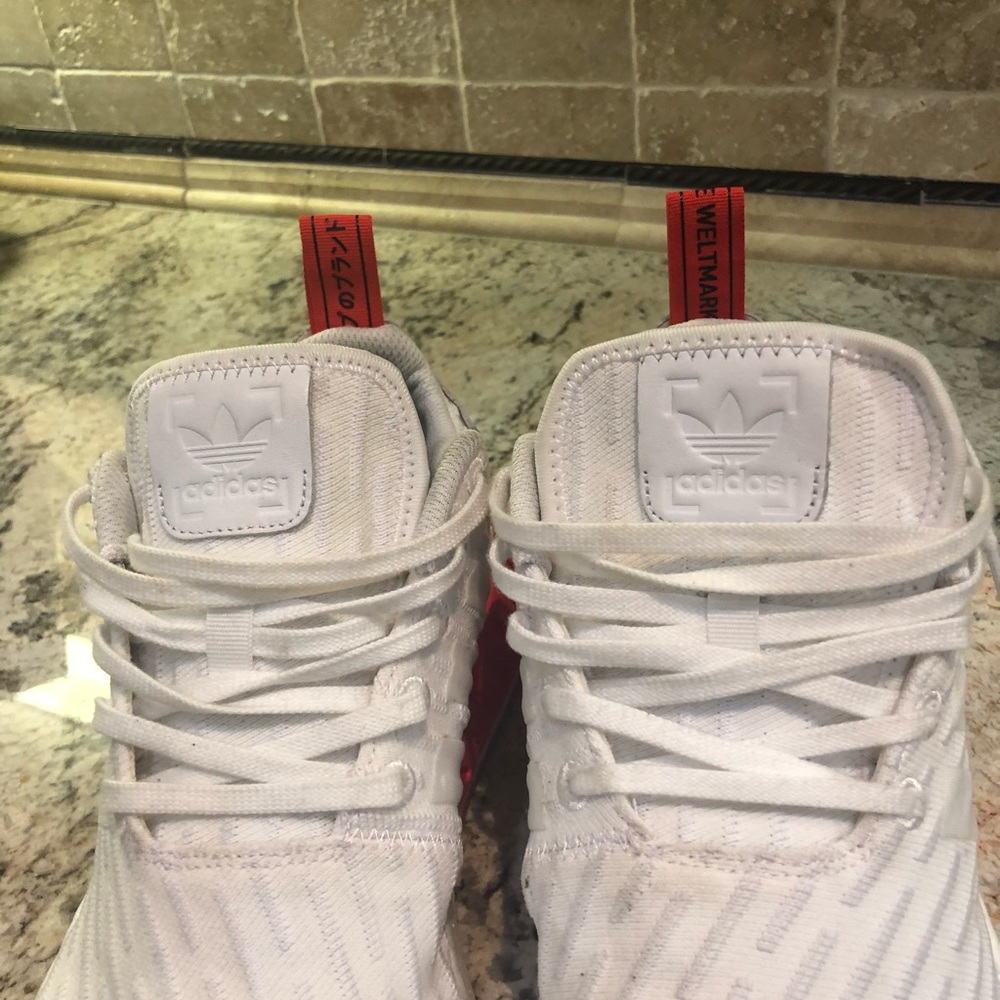 White and bright red Men’s Adidas NMD size 9.5 - Picture 3 of 7